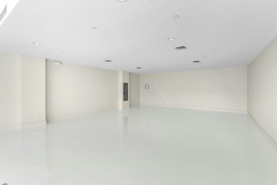 More Photos Of 8001 Circuit of the Americas Blvd, Del Valle Showroom For Sale