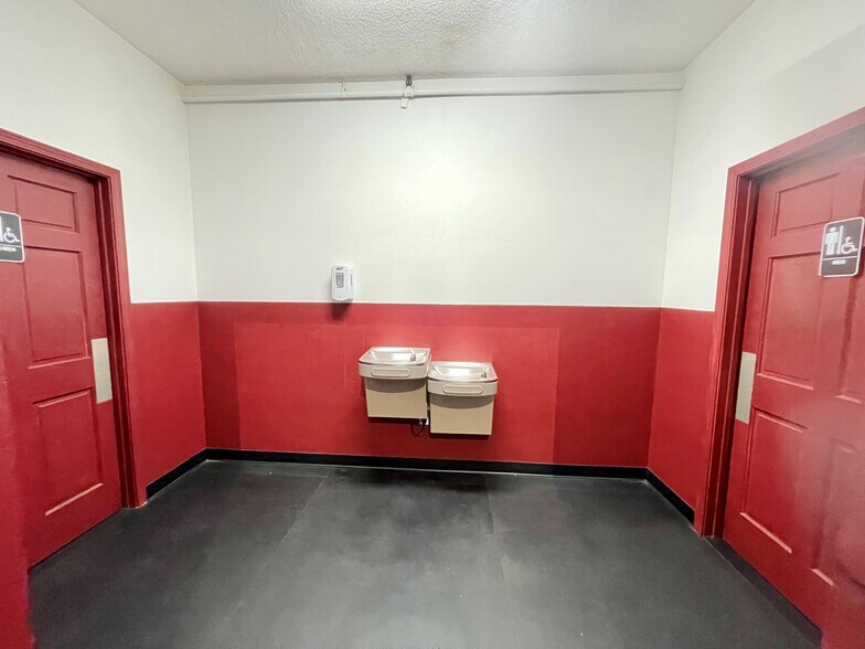 More Photos Of 250 Commonwealth Ave, Bristol Health Club For Lease