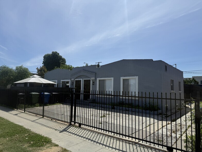 More Photos Of 1700 W 60th St, Los Angeles Multifamily For Sale