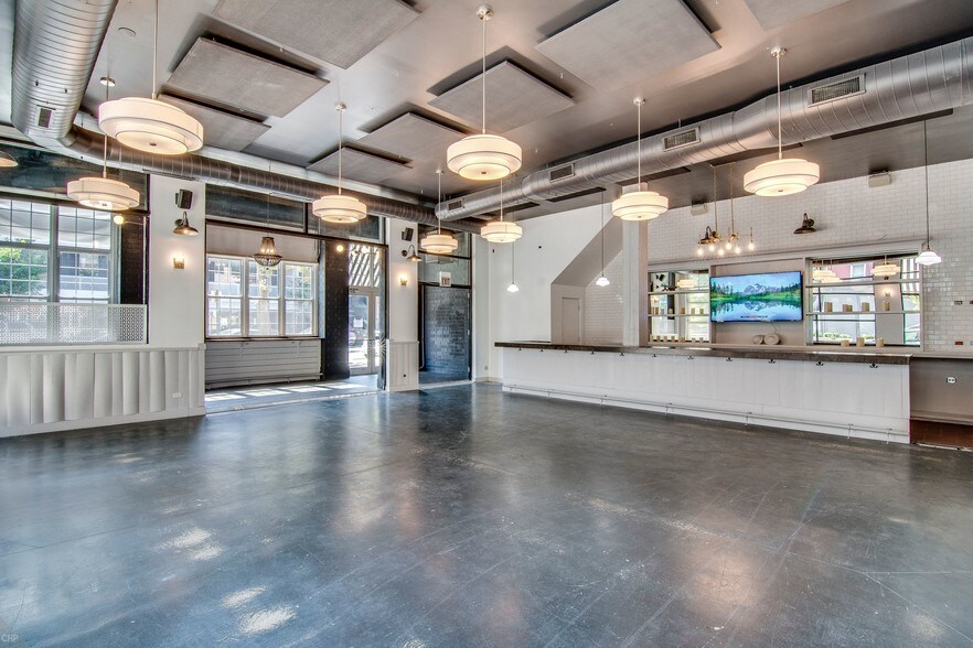 More Photos Of 1700 W Division St, Chicago Apartments For Lease