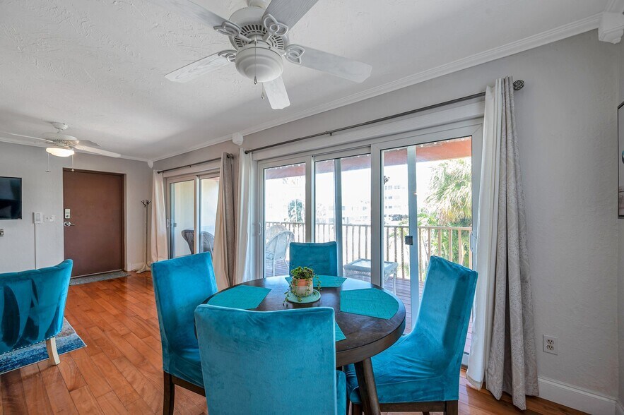 More Photos Of 1809 Gulf Blvd, Indian Rocks Beach Apartments For Sale