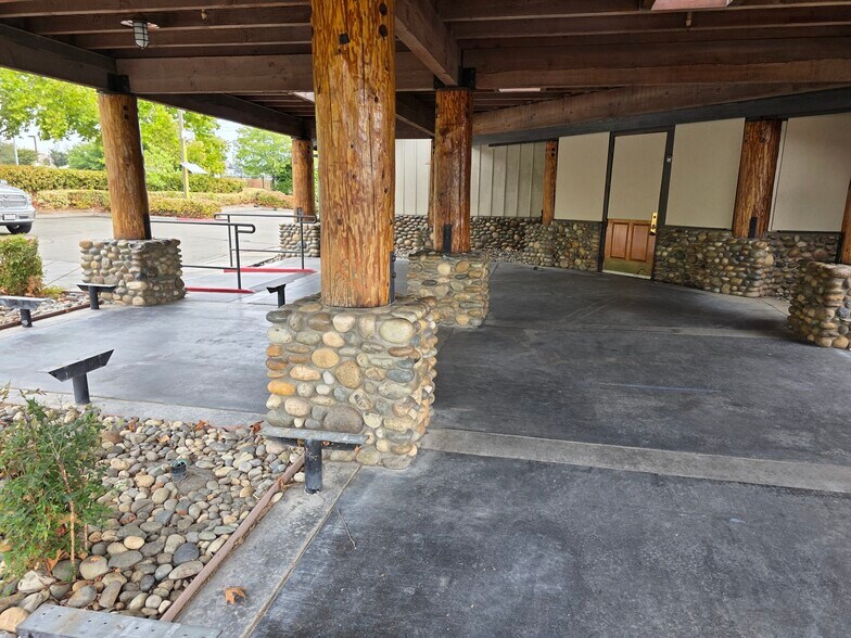 More Photos Of 250 Harding Blvd, Roseville Restaurant For Sale