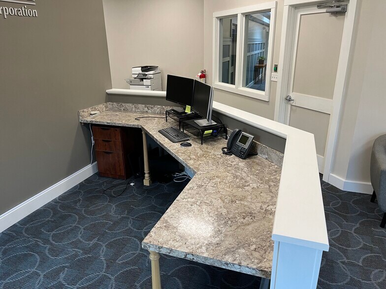 More Photos Of 300 Constitution Ave, Portsmouth Research And Development For Lease