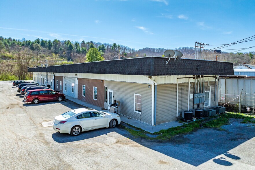 More Photos Of 396 Blue Prince Rd, Bluefield Apartments For Sale