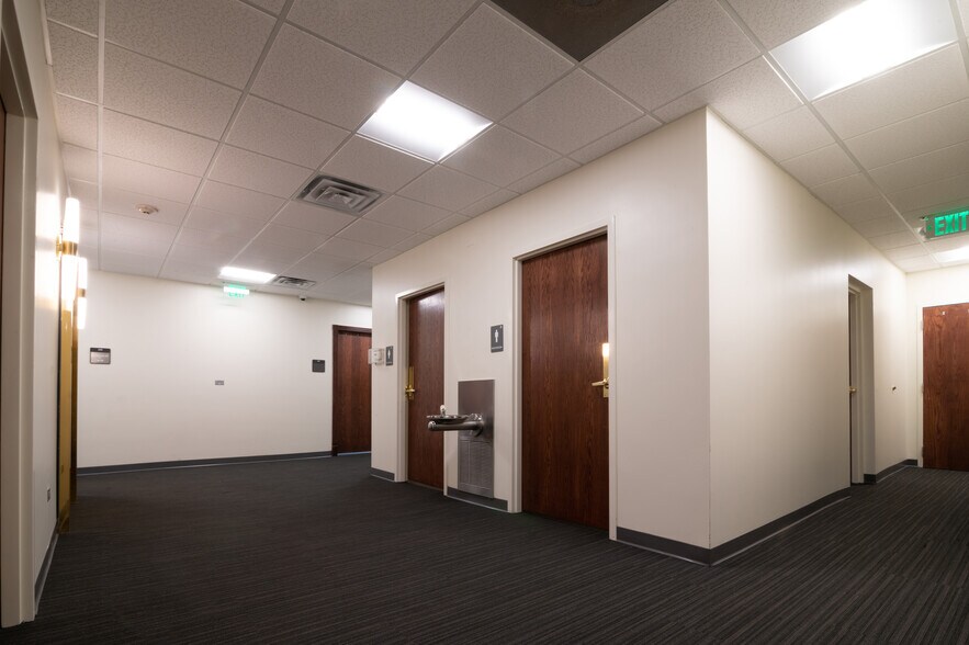 More Photos Of 4119 W Shamrock Ln, McHenry Medical For Lease