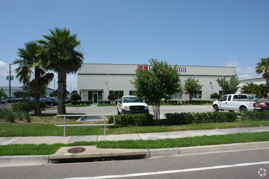 More Photos Of 6911 Bryan Dairy Rd, Largo Warehouse For Lease