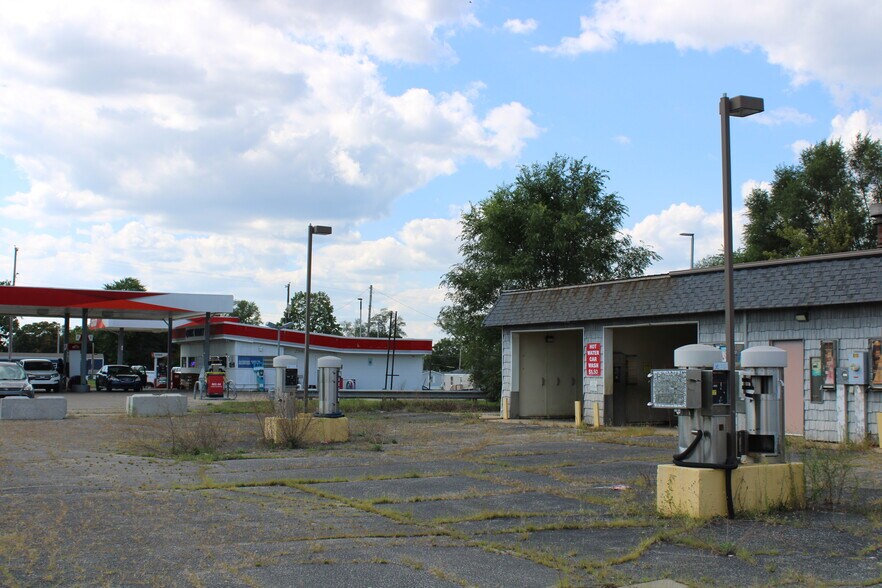 More Photos Of 915 Michigan Ave E, Battle Creek Carwash For Sale