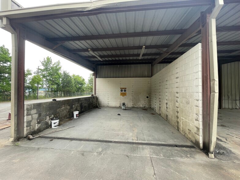 6006 Commerce Blvd, Garden City, GA 31408 Distribution For Sale