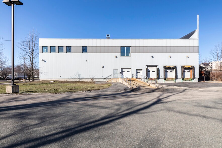 More Photos Of 65 Bay St, Dorchester Light Manufacturing For Lease