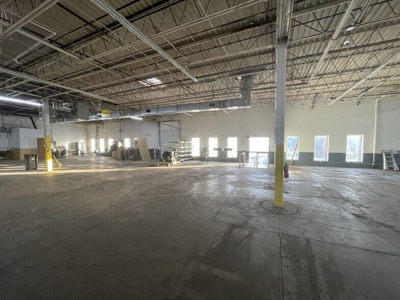 More Photos Of 869-885 Pierce Butler Rt, Saint Paul Light Manufacturing For Lease