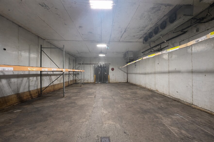 More Photos Of 432 N Royal St, Jackson Warehouse For Lease