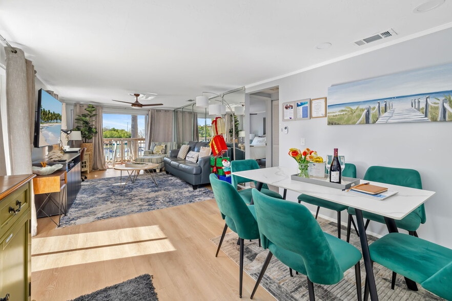 More Photos Of 9022 Midnight Pass Rd, Sarasota Apartments For Sale