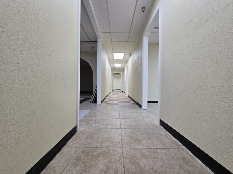 More Photos Of 5401 Sligh Ave, Tampa Industrial For Lease