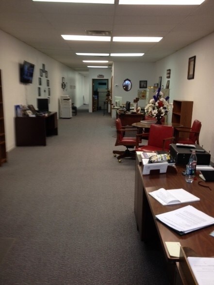 More Photos Of 431-433 W Broadway St, Muskogee Office For Lease