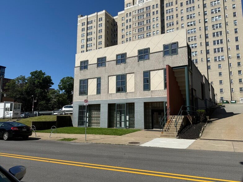 Primary Photo Of 357 N Craig St, Pittsburgh Office For Lease