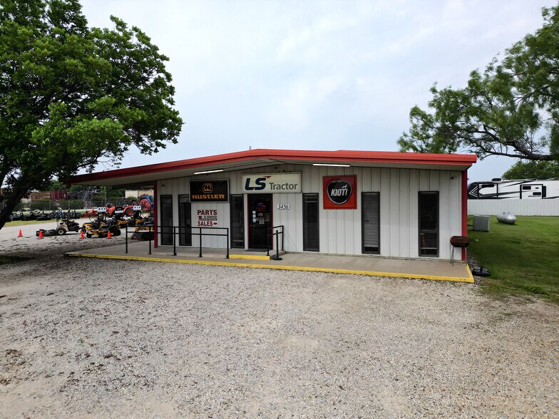 More Photos Of 3456 S Burleson Blvd, Alvarado Freestanding For Sale