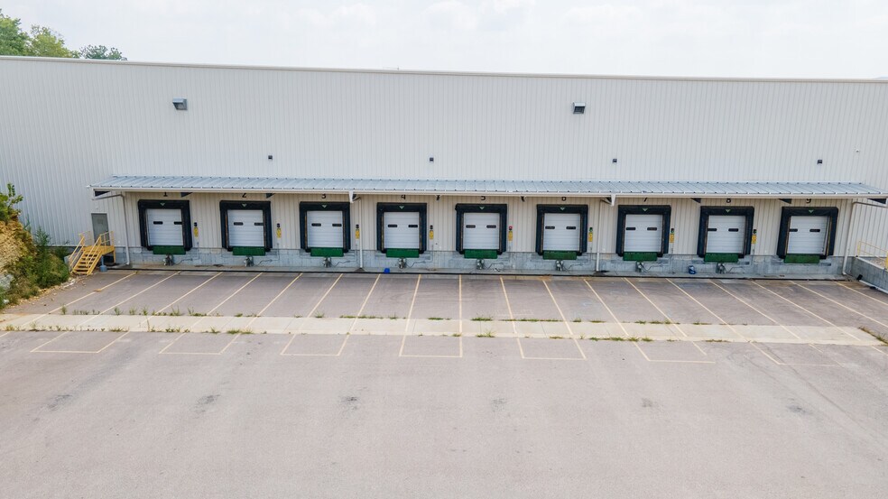 More Photos Of 1000 Taylor Ave, Park Hills Distribution For Lease