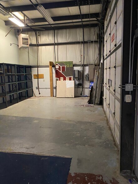 More Photos Of 750-754 Center Rd, Frankfort Office For Lease