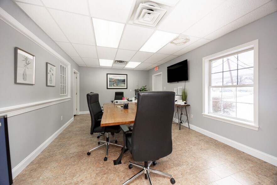 More Photos Of 1723 Swamp Pike, Gilbertsville Office For Lease