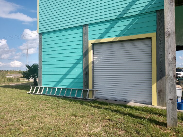 More Photos Of 2570 Hwy 87, Crystal Beach Freestanding For Sale