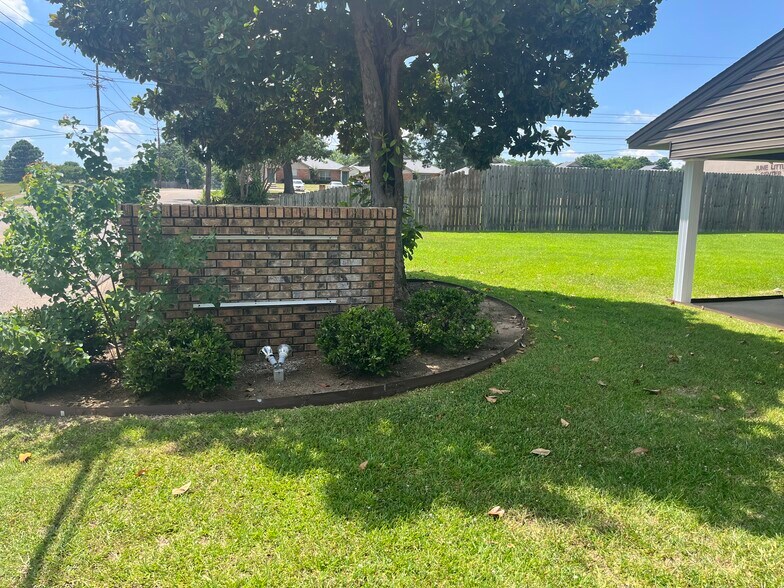 More Photos Of 1015 E 35th St, Texarkana Medical For Sale