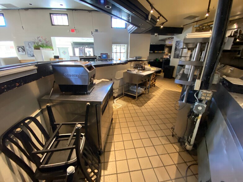 More Photos Of 326 S Guadalupe St, Santa Fe Restaurant For Lease