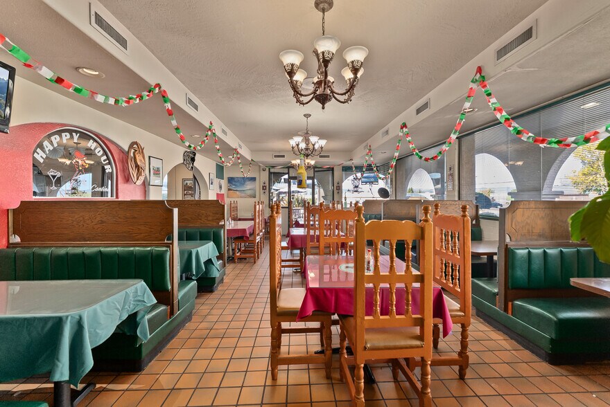 More Photos Of 1347 NE Stephens St, Roseburg Restaurant For Sale