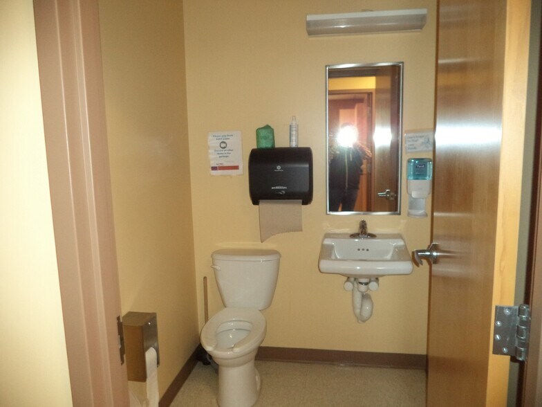 More Photos Of 17A Tatro Rd, Goffstown Healthcare For Sale