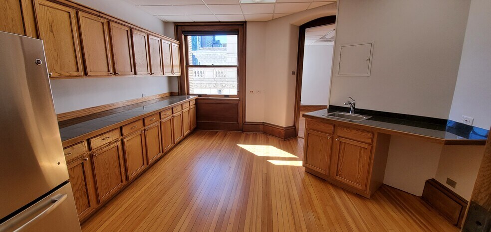 More Photos Of 730 17th St, Denver Office For Sale