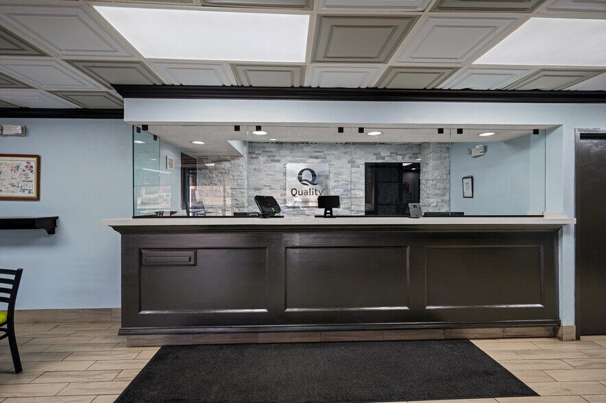 More Photos Of 500 W 29th St, North Little Rock Hotel For Sale