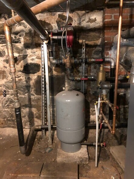 More Photos Of 411-431 N Main St, Bristol Apartments For Sale