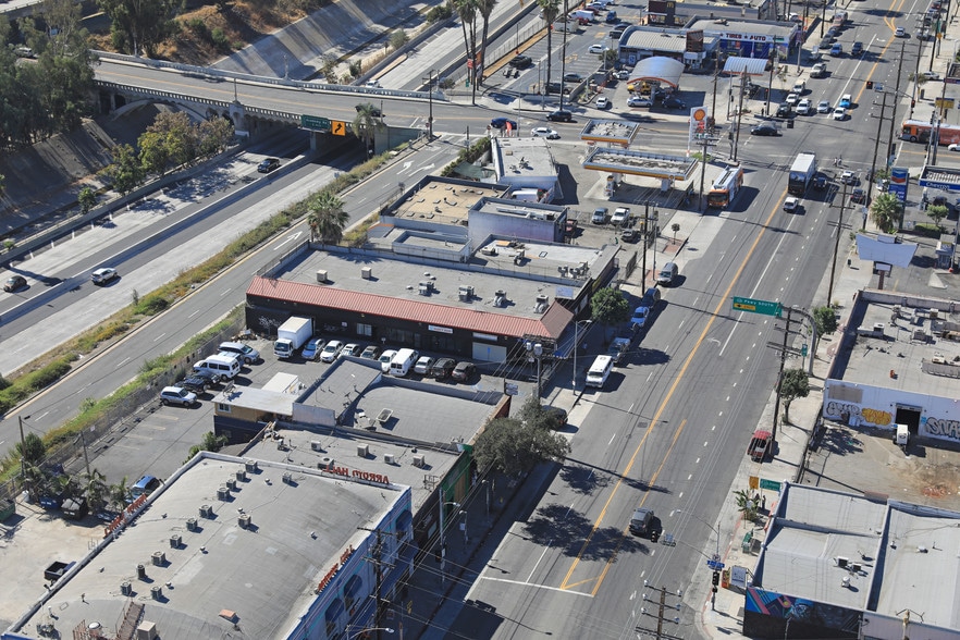 More Photos Of 2626 N Figueroa St, Los Angeles Industrial For Lease
