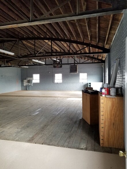Primary Photo Of 922 W Main St, Rock Hill Warehouse For Sale