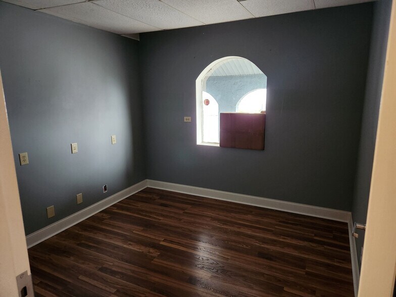 More Photos Of 138 S Cherry Rd, Rock Hill Office For Lease