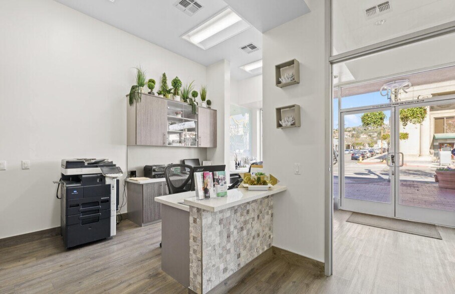 More Photos Of 900 E Main St, Santa Paula General Retail For Sale