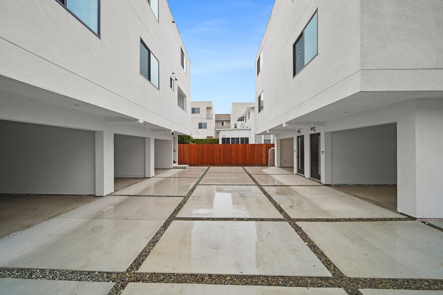 More Photos Of 171 S Hoover St, Los Angeles Apartments For Sale