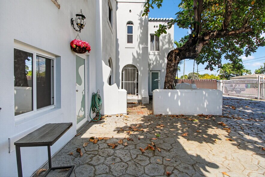 More Photos Of 1680 NW 22nd Ct, Miami Multifamily For Sale