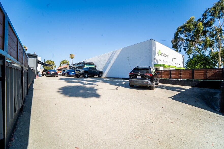 More Photos Of 2637 Saint Louis Ave, Signal Hill Warehouse For Sale