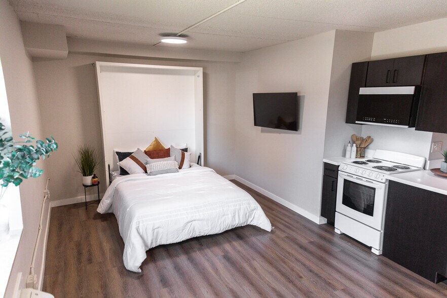 More Photos Of 125 Byrd Ave, Neenah Apartments For Sale