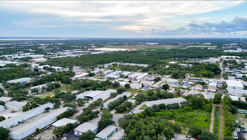 More Photos Of 7715-7723 Ellis Rd, West Melbourne Warehouse For Lease