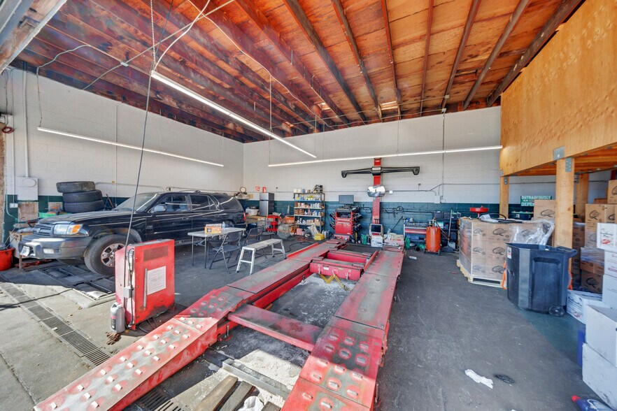 More Photos Of 4401 Beverly Blvd, Los Angeles Auto Repair For Sale