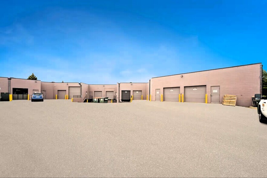 More Photos Of 550-600 County Road D W, New Brighton Warehouse For Lease