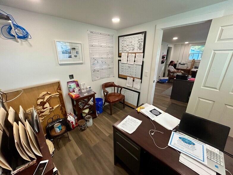 More Photos Of 1534 S 8th St, Fernandina Beach Light Manufacturing For Lease