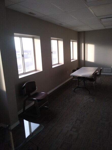 More Photos Of 450144 82nd St E, Aldersyde Manufacturing For Sale