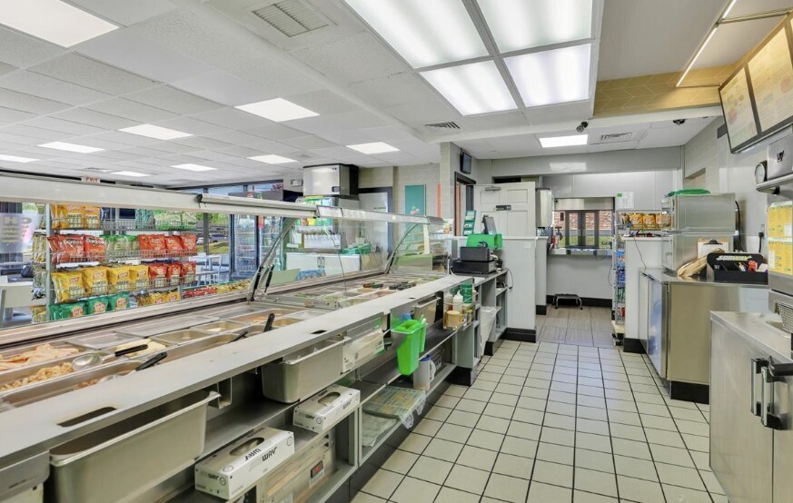 More Photos Of 942 Washington St, Middletown Fast Food For Sale