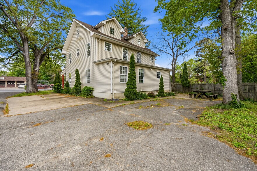 More Photos Of 1990 Lakewood Rd, Toms River Office For Sale