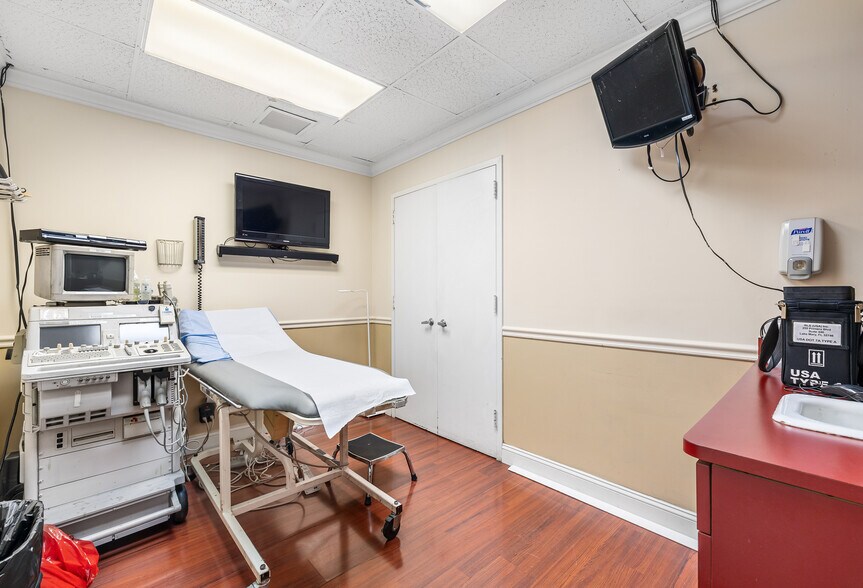 More Photos Of 400-416 E 56th St, New York Apartments For Sale