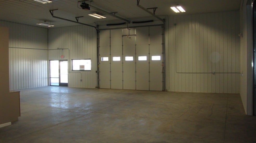 More Photos Of 3088 Gabel Rd, Billings Flex For Lease