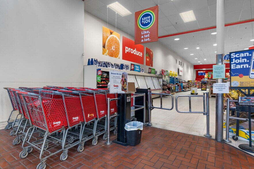 More Photos Of 121 S Sprigg St, Cape Girardeau Supermarket For Sale