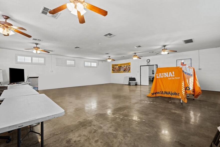 More Photos Of 2201 H St, Bakersfield Office For Sale